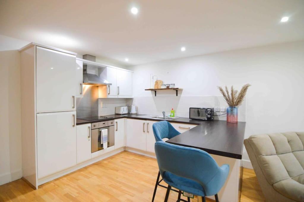 Cosy, Centrally Located Studio With Gated Parking! Loughborough Buitenkant foto
