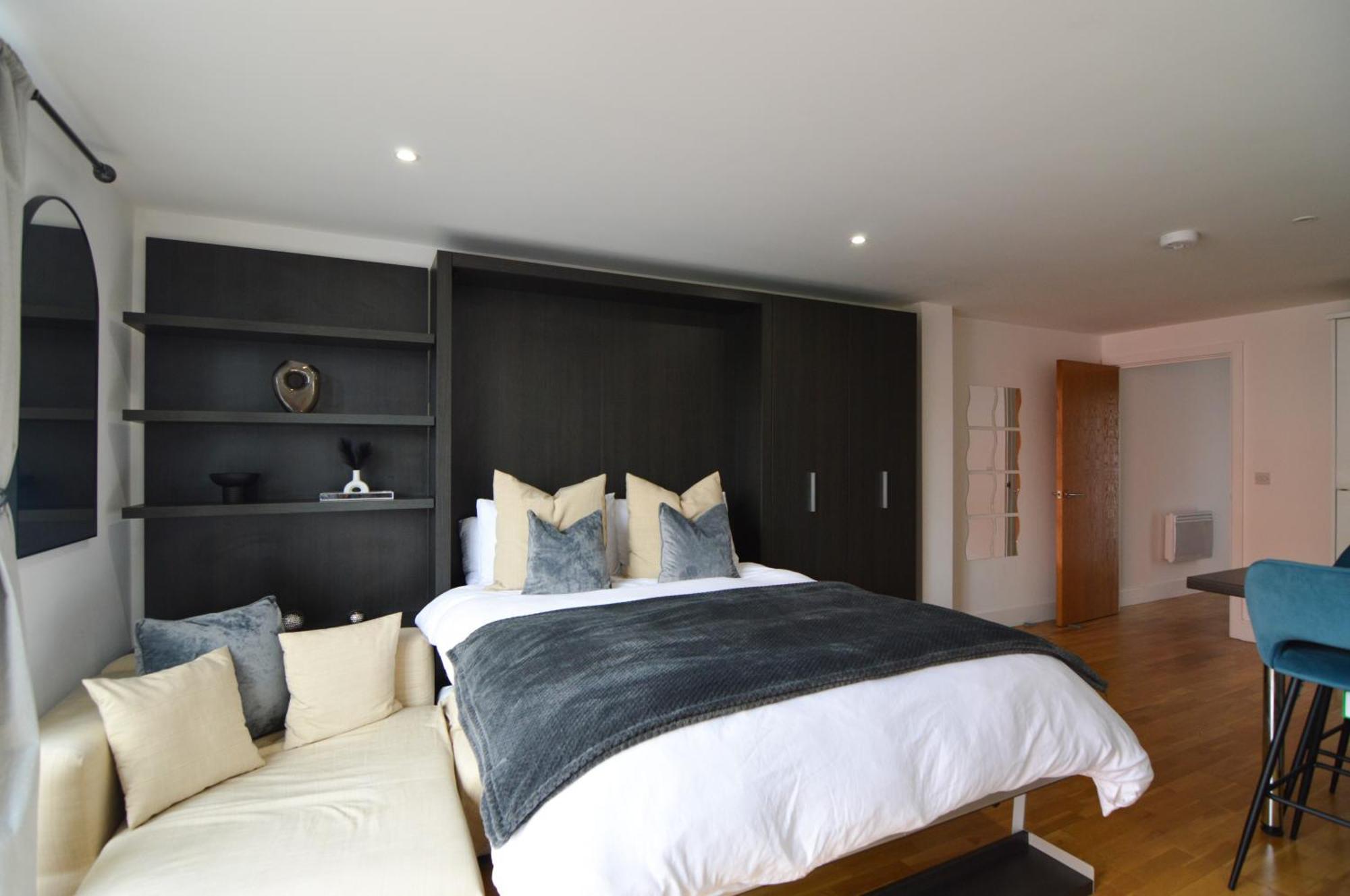 Cosy, Centrally Located Studio With Gated Parking! Loughborough Buitenkant foto